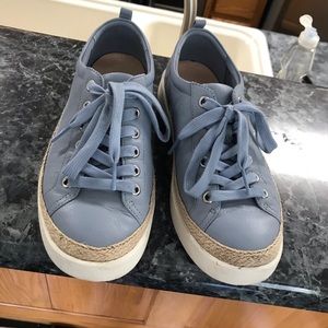 VIONIC 7.5 blue leather shoes women like new